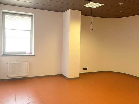 комерційна за адресою Спортивна пл., 3в