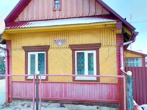 будинок за адресою вул. Центральна, 12