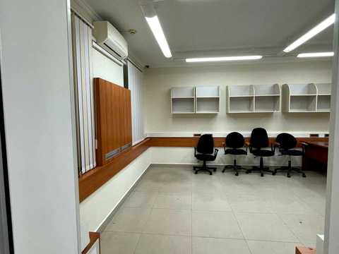комерційна за адресою Базарна вул., 89