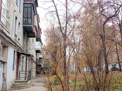 комерційна за адресою Академіка Чекмарьова вул., 7