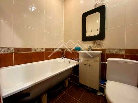 квартира за адресою Мистецька вул. (Землячки), 1
