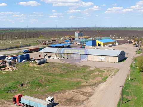 комерційна за адресою Залізничників вул., 1