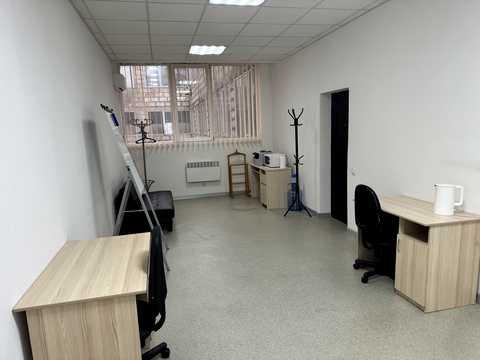 комерційна за адресою Харківське шосе, 16а