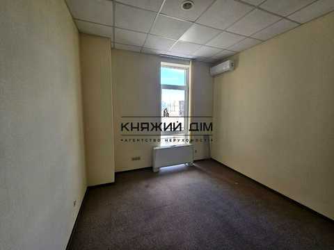 коммерческая по адресу Антоновича ул. (Горького), 33В