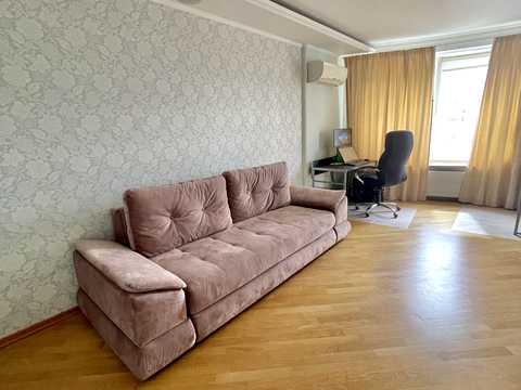 квартира за адресою Дніпровська набережна вул., 26