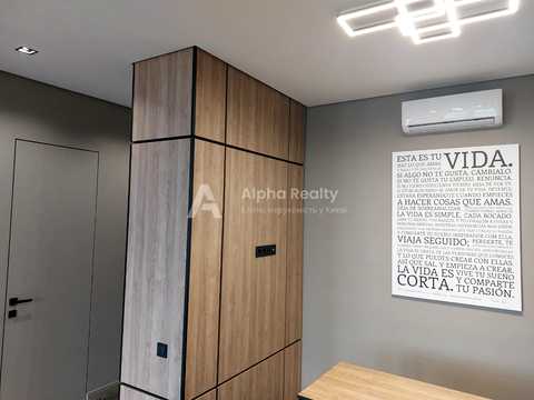 комерційна за адресою Жилянська вул., 68