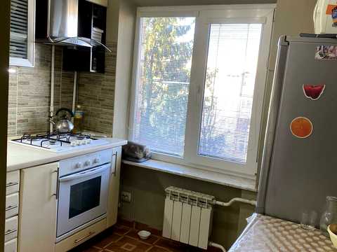 квартира за адресою Комарова, 10