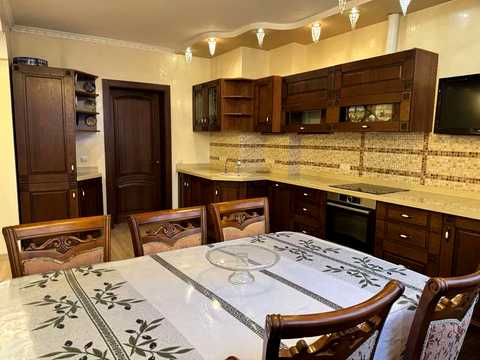 квартира за адресою Дніпровська набережна вул., 25