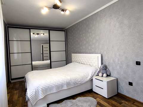 квартира по адресу Молодёжи просп., 10