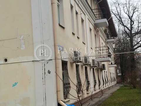комерційна за адресою Стрийська вул., 4