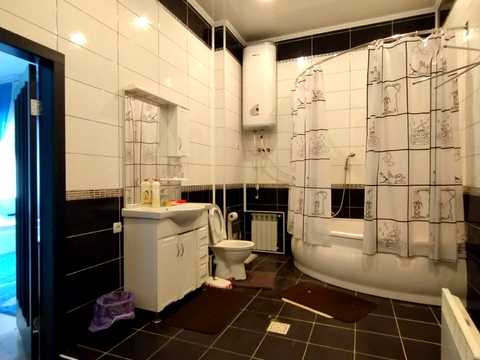 комерційна за адресою Конституційна вул., 15