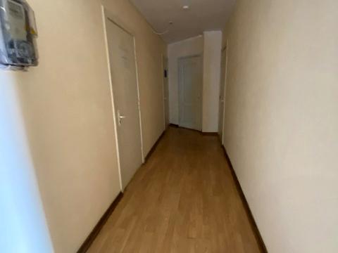комерційна за адресою Івана Макуха вул., 2а
