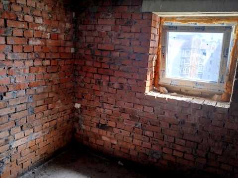 комерційна за адресою Інститутська вул., 6б