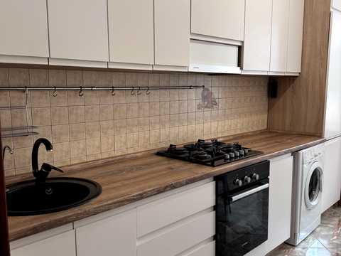 квартира за адресою Михайла Омеляновича-Павленка вул. (Суворова), 5