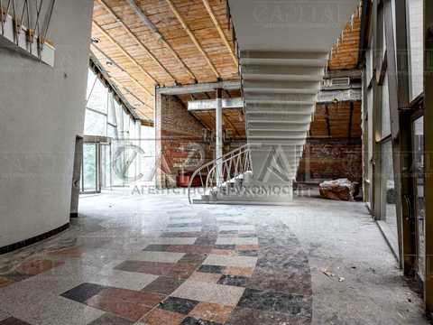комерційна за адресою Зоологічна вул., 10