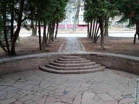 комерційна за адресою Кибальчича вул., 2/4