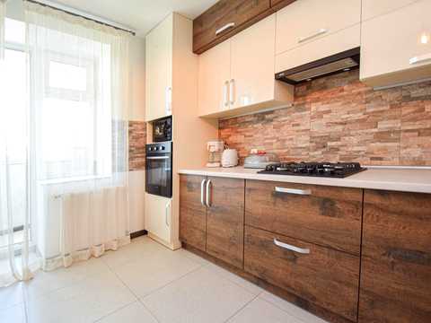 квартира за адресою Степана Бандери просп., 83-Г