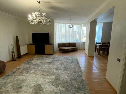 квартира за адресою Старонаводницька вул., 4-В