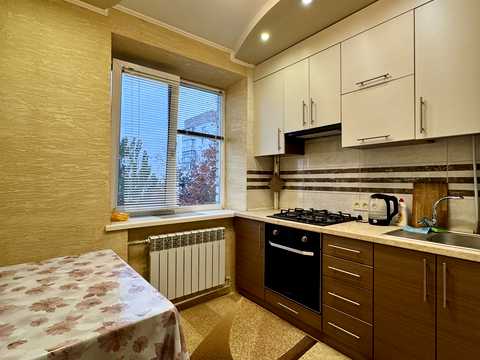 квартира по адресу Героев Украины просп. (Героїв Сталінграду), 6