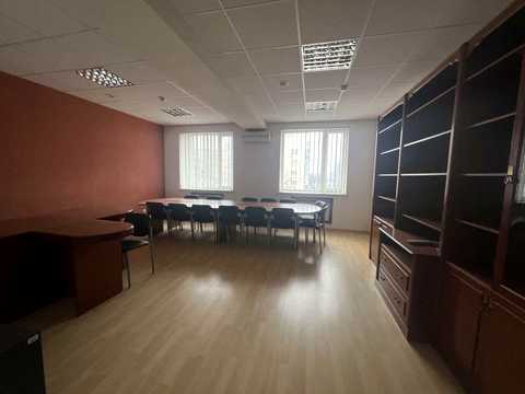 комерційна за адресою Миколи Міхновського бульв. (Дружби народів), 38