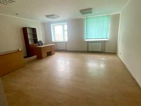 комерційна за адресою Івана Макуха вул., 2а