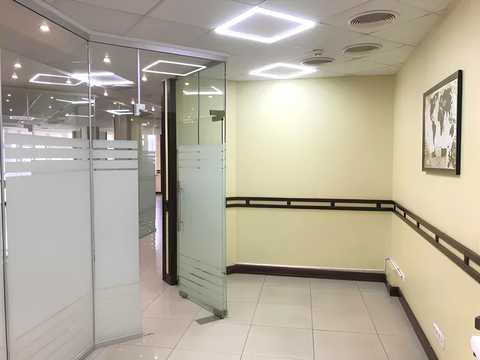 комерційна за адресою Лесі Українки бульв., 7-Б