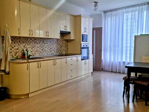 квартира за адресою Анни Ахматової вул., 22
