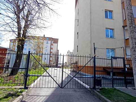 комерційна за адресою Рівне, вул. Ясна, 7б