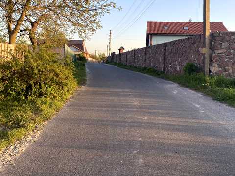 участок по адресу Першотравнева, 1б