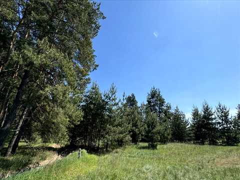 ділянка за адресою с. Микільське, центральна, 1