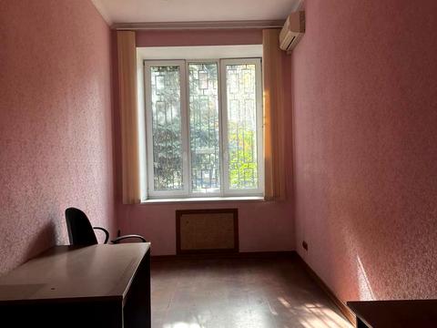 комерційна за адресою Велика Арнаутська вул., 2б