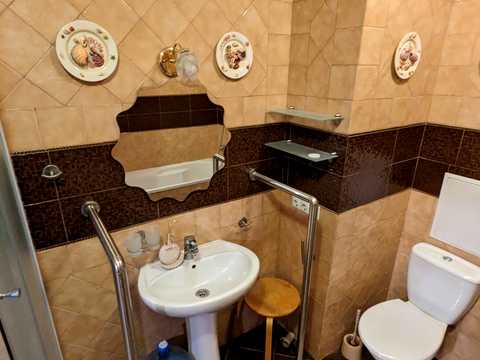 квартира за адресою Дніпровська набережна вул., 19-А