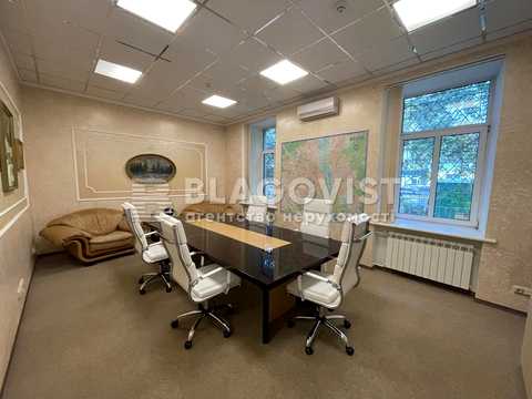 комерційна за адресою Панаса Мирного вул., 1
