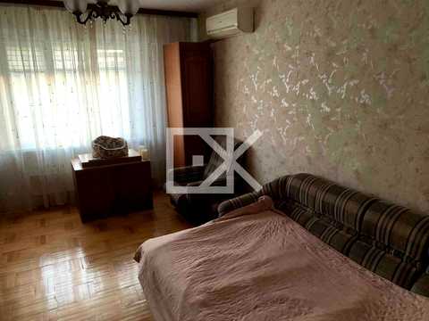 квартира за адресою Автозаводська вул., 77