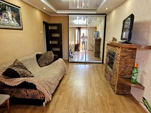 квартира по адресу Молодіжна ул., 3