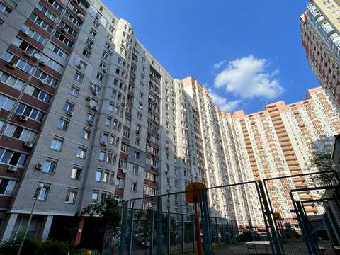 квартира за адресою Саперно-Слобідська вул., 8
