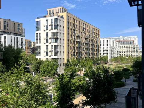 квартира за адресою Київ, Салютна вул., 2к21