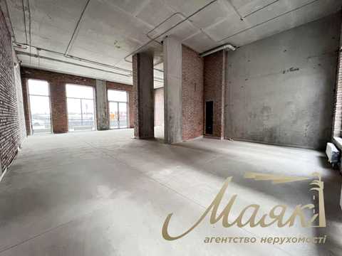 комерційна за адресою Набережно-Хрещатицька вул., 21