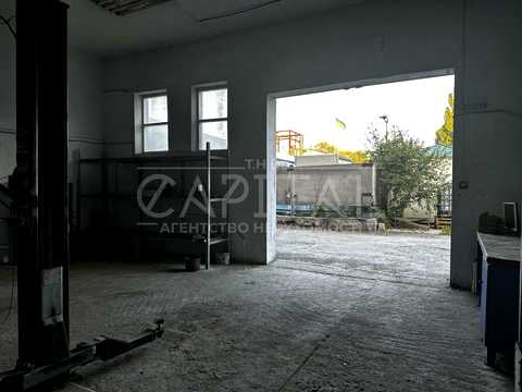 комерційна за адресою Пирогівський Шлях вул. (Червонопрапорна), 1