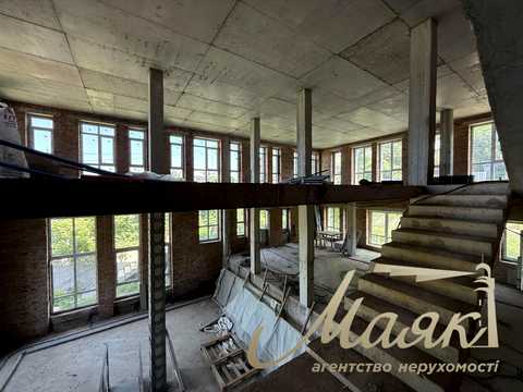 комерційна за адресою Ломаківська вул. (Мічуріна), 15-17