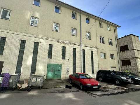 комерційна за адресою Рівне, Соломії Крушельницької вул., 77