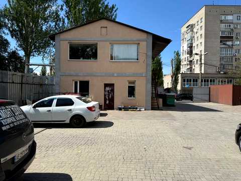 коммерческая по адресу Универсальная ул., 6