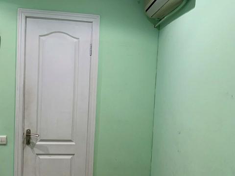комерційна за адресою Леоніда Каденюка просп. (Юрія Гагаріна), 5/2