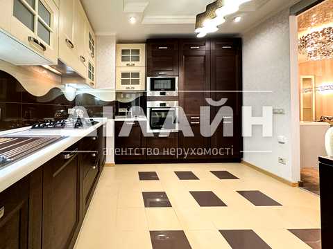 квартира за адресою Приходська вул., 58
