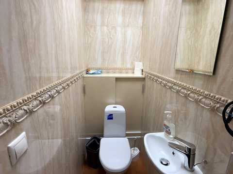 комерційна за адресою Дмитрівська вул., 75