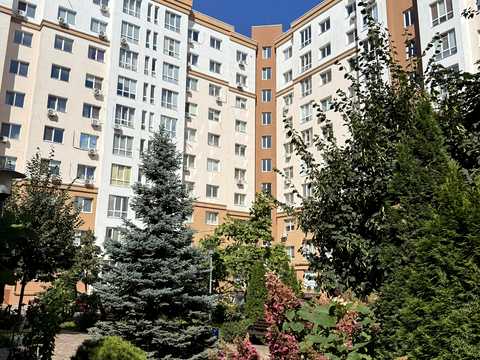 комерційна за адресою Героїв Небесної Сотні просп., 40/1