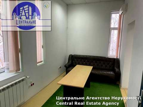 комерційна за адресою Конституційна вул. (28 Червня)