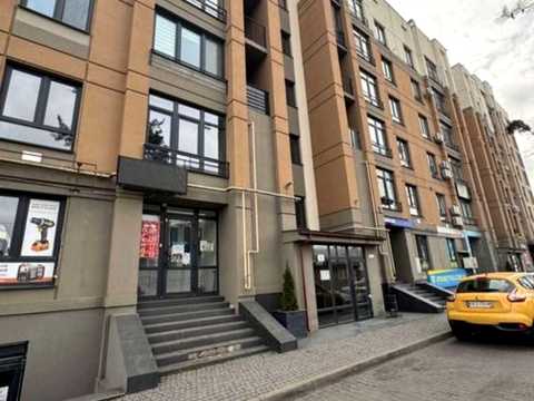 коммерческая по адресу Петрівська ул., 1