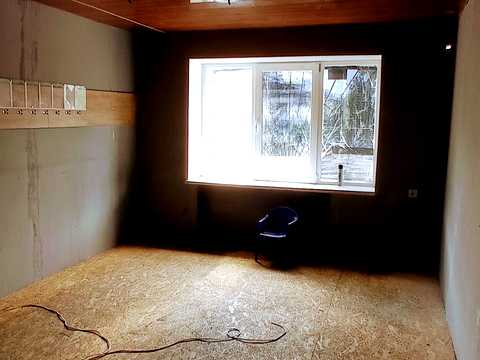 комерційна за адресою смт. Обухівка, Солідарності, 535