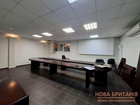 комерційна за адресою Григорія Гуляницького вул. (Московська), 44/1